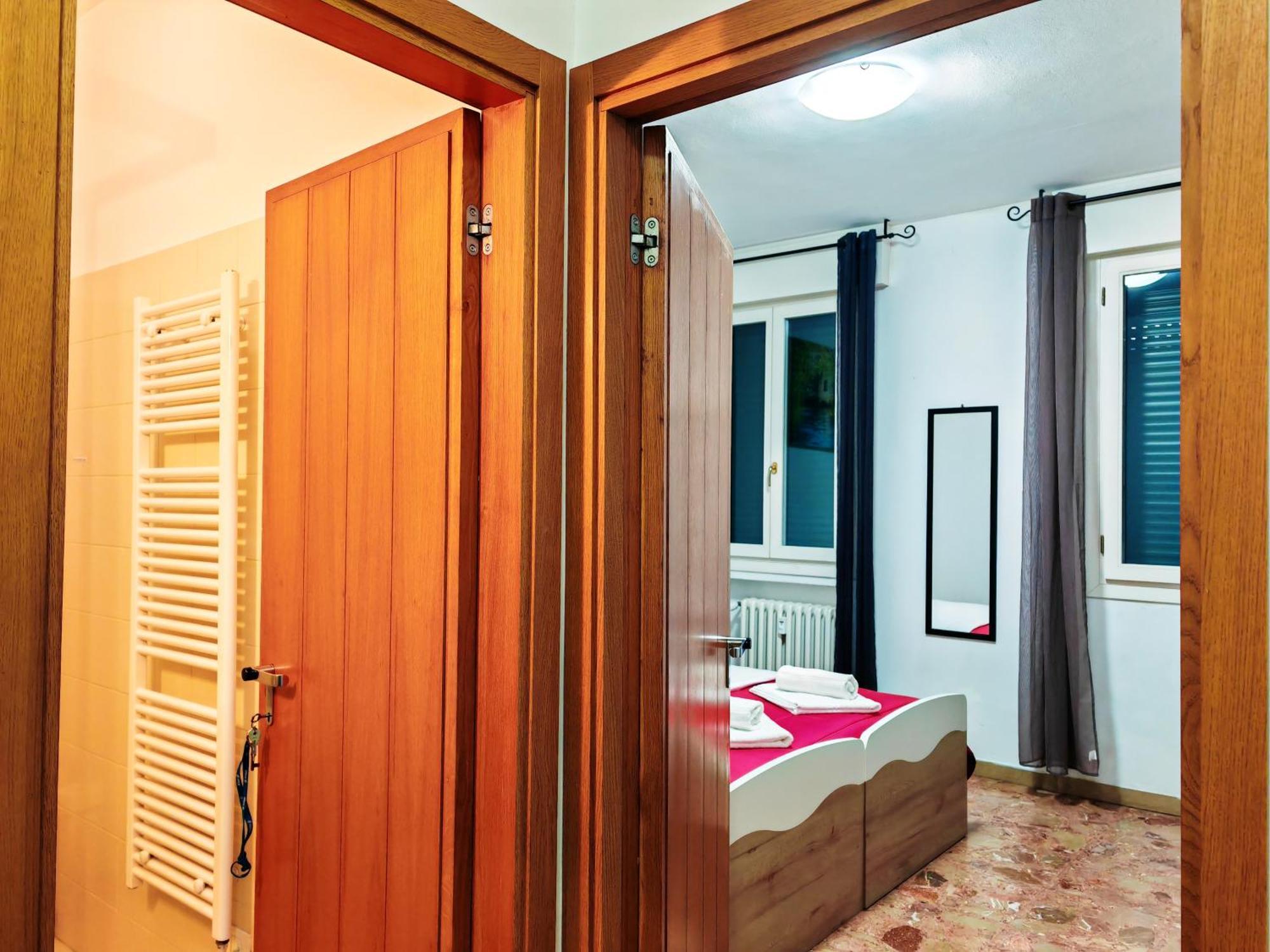 Goldmine Guest House 2 Venedig Zimmer foto