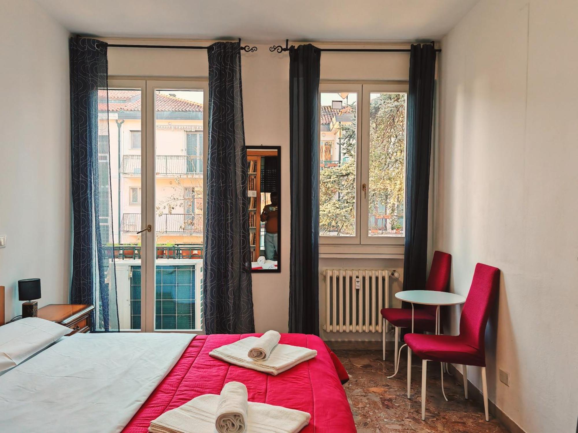 Goldmine Guest House 2 Venedig Zimmer foto
